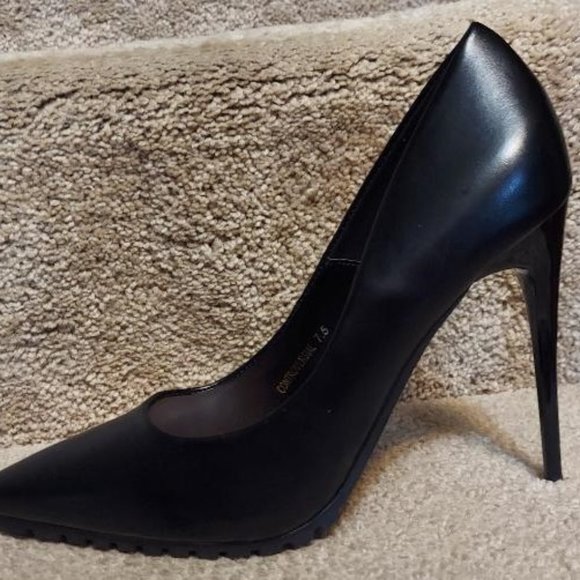 Black Lug Sole Pumps - Picture 6 of 6